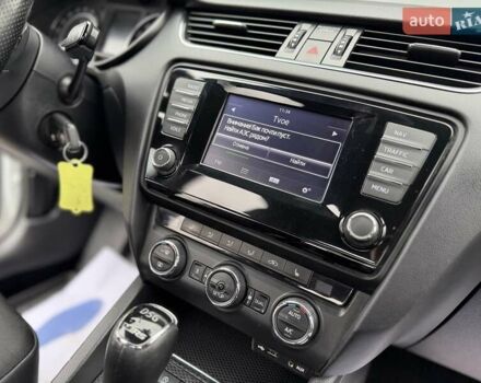 Білий Шкода Октавія, об'ємом двигуна 1.97 л та пробігом 195 тис. км за 13999 $, фото 53 на Automoto.ua