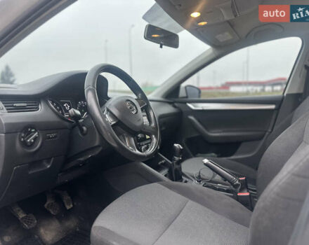 Білий Шкода Октавія, об'ємом двигуна 1.6 л та пробігом 284 тис. км за 8600 $, фото 29 на Automoto.ua