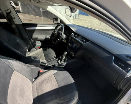 Белый Шкода Октавия, объемом двигателя 1.97 л и пробегом 235 тыс. км за 11900 $, фото 16 на Automoto.ua