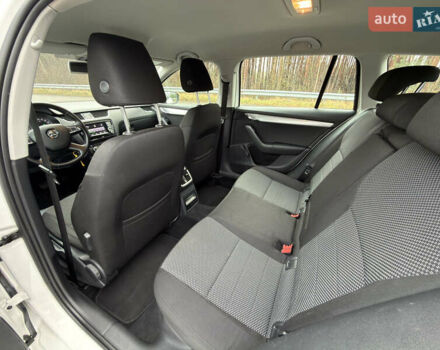 Білий Шкода Октавія, об'ємом двигуна 1.6 л та пробігом 204 тис. км за 11299 $, фото 36 на Automoto.ua