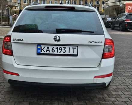 Белый Шкода Октавия, объемом двигателя 1.6 л и пробегом 303 тыс. км за 9700 $, фото 5 на Automoto.ua