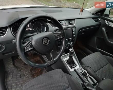 Білий Шкода Октавія, об'ємом двигуна 1.6 л та пробігом 227 тис. км за 11700 $, фото 8 на Automoto.ua