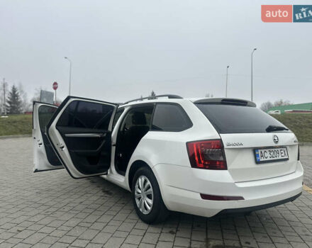 Білий Шкода Октавія, об'ємом двигуна 1.6 л та пробігом 284 тис. км за 8600 $, фото 27 на Automoto.ua
