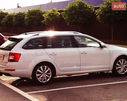 Белый Шкода Октавия, объемом двигателя 1.6 л и пробегом 295 тыс. км за 12500 $, фото 4 на Automoto.ua