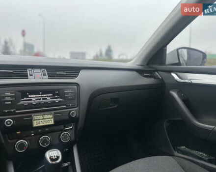 Білий Шкода Октавія, об'ємом двигуна 1.6 л та пробігом 284 тис. км за 8600 $, фото 35 на Automoto.ua