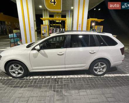 Шкода Октавия 2014 в Киеве на Automoto.ua Белый Шкода Октавия, объемом двигателя 1.6 л и пробегом 315 тыс. км за 10000 $, фото 2 на Automoto.ua