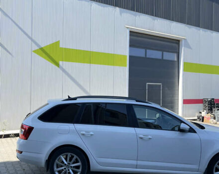 Білий Шкода Октавія, об'ємом двигуна 1.6 л та пробігом 340 тис. км за 9700 $, фото 5 на Automoto.ua