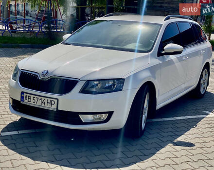 Белый Шкода Октавия, объемом двигателя 1.6 л и пробегом 237 тыс. км за 8750 $, фото 3 на Automoto.ua