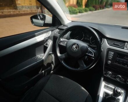 Белый Шкода Октавия, объемом двигателя 1.2 л и пробегом 253 тыс. км за 7500 $, фото 6 на Automoto.ua