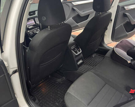 Білий Шкода Октавія, об'ємом двигуна 1.6 л та пробігом 274 тис. км за 11000 $, фото 7 на Automoto.ua