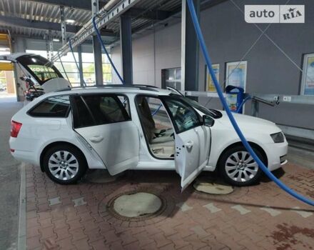 Шкода Октавія 2014 у Одесі на Automoto.ua Білий Шкода Октавія, об'ємом двигуна 2 л та пробігом 280 тис. км за 10500 $, фото 12 на Automoto.ua