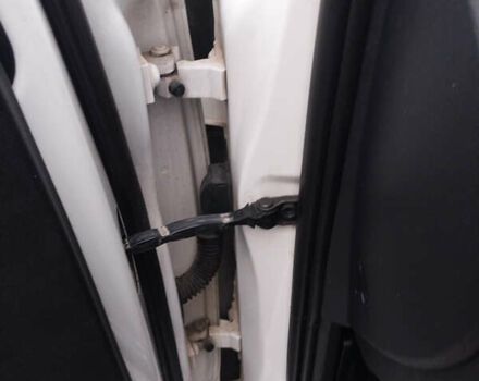 Белый Шкода Октавия, объемом двигателя 1.6 л и пробегом 340 тыс. км за 9500 $, фото 13 на Automoto.ua