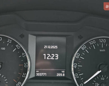 Белый Шкода Октавия, объемом двигателя 1.6 л и пробегом 303 тыс. км за 9700 $, фото 12 на Automoto.ua