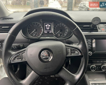 Белый Шкода Октавия, объемом двигателя 1.97 л и пробегом 285 тыс. км за 9500 $, фото 1 на Automoto.ua