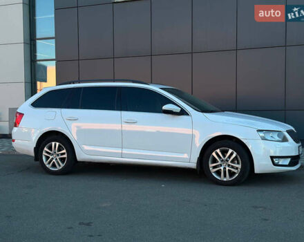 Белый Шкода Октавия, объемом двигателя 1.6 л и пробегом 298 тыс. км за 8900 $, фото 4 на Automoto.ua