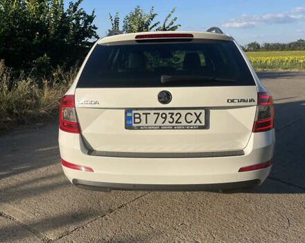 Белый Шкода Октавия, объемом двигателя 1.97 л и пробегом 303 тыс. км за 13500 $, фото 9 на Automoto.ua