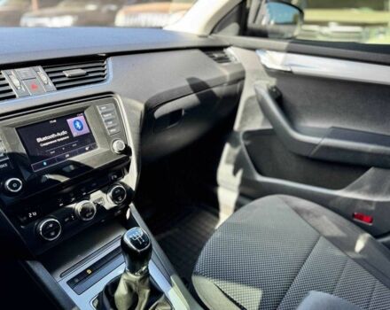 Білий Шкода Октавія, об'ємом двигуна 1.6 л та пробігом 220 тис. км за 9700 $, фото 13 на Automoto.ua