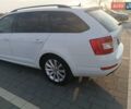 Білий Шкода Октавія, об'ємом двигуна 1.6 л та пробігом 300 тис. км за 9699 $, фото 5 на Automoto.ua