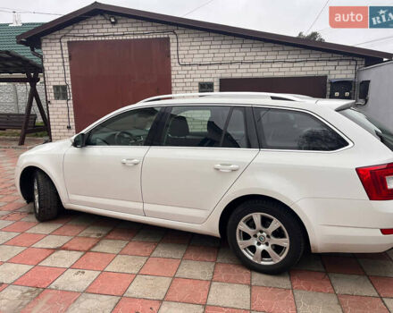 Білий Шкода Октавія, об'ємом двигуна 1.6 л та пробігом 274 тис. км за 11000 $, фото 3 на Automoto.ua