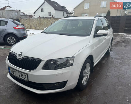 Белый Шкода Октавия, объемом двигателя 1.6 л и пробегом 230 тыс. км за 10500 $, фото 1 на Automoto.ua