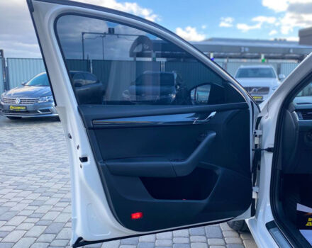 Белый Шкода Октавия, объемом двигателя 2 л и пробегом 312 тыс. км за 13700 $, фото 8 на Automoto.ua