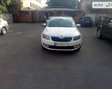 Шкода Октавия 2014 в Кропивницком (Кировограде) на Automoto.ua Белый Шкода Октавия, объемом двигателя 1.6 л и пробегом 290 тыс. км за 9100 $, фото 4 на Automoto.ua