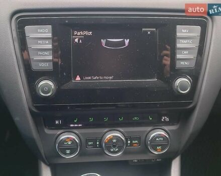 Білий Шкода Октавія, об'ємом двигуна 2 л та пробігом 328 тис. км за 8990 $, фото 20 на Automoto.ua