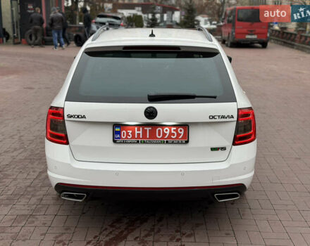 Белый Шкода Октавия, объемом двигателя 2 л и пробегом 230 тыс. км за 15200 $, фото 5 на Automoto.ua