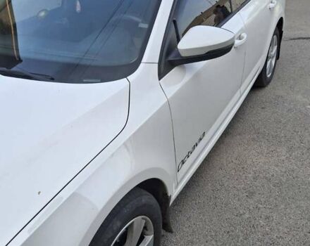Белый Шкода Октавия, объемом двигателя 1.6 л и пробегом 300 тыс. км за 9300 $, фото 3 на Automoto.ua