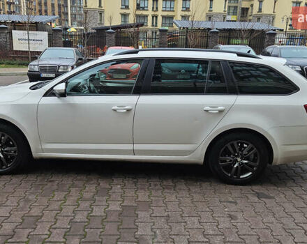 Белый Шкода Октавия, объемом двигателя 1.6 л и пробегом 303 тыс. км за 9700 $, фото 7 на Automoto.ua