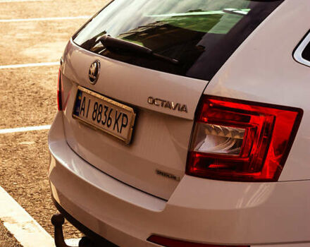 Белый Шкода Октавия, объемом двигателя 1.6 л и пробегом 295 тыс. км за 12500 $, фото 8 на Automoto.ua