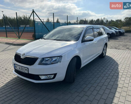 Білий Шкода Октавія, об'ємом двигуна 1.6 л та пробігом 248 тис. км за 10700 $, фото 2 на Automoto.ua