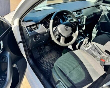 Білий Шкода Октавія, об'ємом двигуна 1.6 л та пробігом 220 тис. км за 9700 $, фото 11 на Automoto.ua