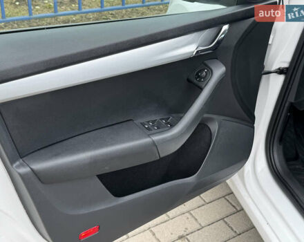 Білий Шкода Октавія, об'ємом двигуна 1.6 л та пробігом 227 тис. км за 10250 $, фото 26 на Automoto.ua