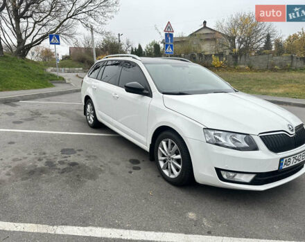 Белый Шкода Октавия, объемом двигателя 1.6 л и пробегом 232 тыс. км за 8800 $, фото 1 на Automoto.ua