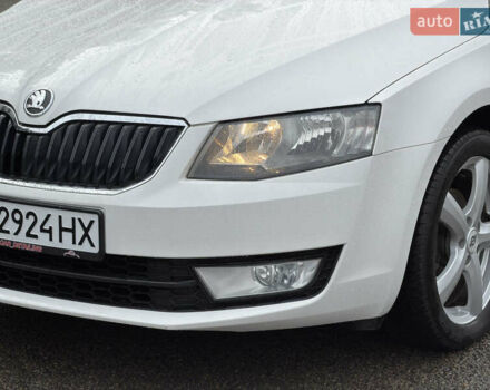 Білий Шкода Октавія, об'ємом двигуна 1.6 л та пробігом 204 тис. км за 11299 $, фото 17 на Automoto.ua