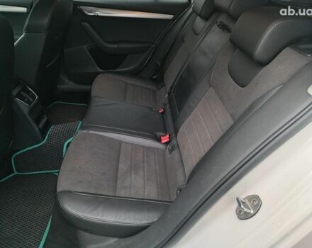 Білий Шкода Октавія, об'ємом двигуна 2 л та пробігом 328 тис. км за 8990 $, фото 22 на Automoto.ua