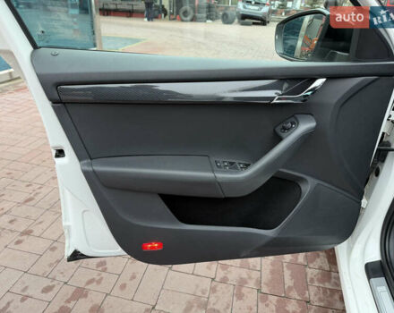 Белый Шкода Октавия, объемом двигателя 2 л и пробегом 230 тыс. км за 15200 $, фото 20 на Automoto.ua