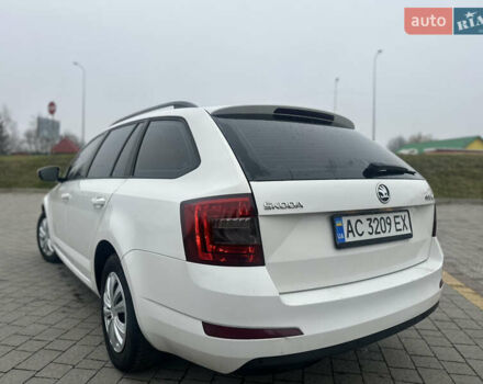 Білий Шкода Октавія, об'ємом двигуна 1.6 л та пробігом 284 тис. км за 8600 $, фото 12 на Automoto.ua