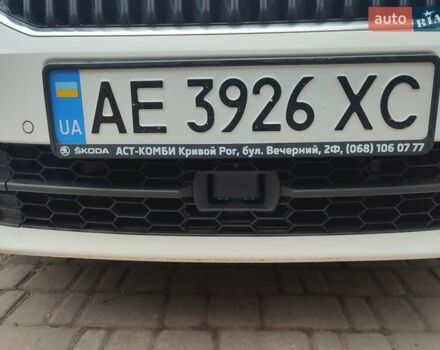 Білий Шкода Октавія, об'ємом двигуна 1.6 л та пробігом 227 тис. км за 11700 $, фото 4 на Automoto.ua