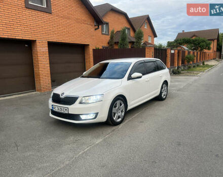 Белый Шкода Октавия, объемом двигателя 1.6 л и пробегом 240 тыс. км за 10300 $, фото 60 на Automoto.ua