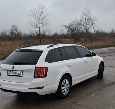 Белый Шкода Октавия, объемом двигателя 1.6 л и пробегом 289 тыс. км за 8700 $, фото 3 на Automoto.ua