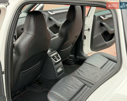 Белый Шкода Октавия, объемом двигателя 2 л и пробегом 230 тыс. км за 15200 $, фото 51 на Automoto.ua