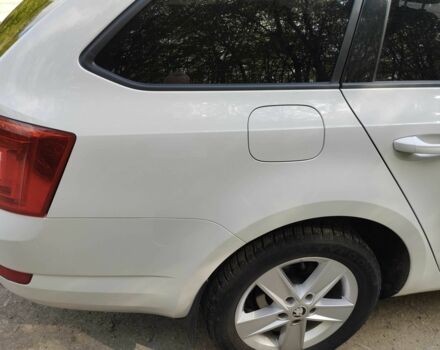 Шкода Октавія 2014 у Тернополі на Automoto.ua Білий Шкода Октавія, об'ємом двигуна 1.2 л та пробігом 218 тис. км за 8200 $, фото 6 на Automoto.ua