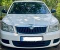 Белый Шкода Октавия, объемом двигателя 1.6 л и пробегом 180 тыс. км за 10000 $, фото 1 на Automoto.ua