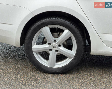 Білий Шкода Октавія, об'ємом двигуна 1.6 л та пробігом 204 тис. км за 11299 $, фото 22 на Automoto.ua