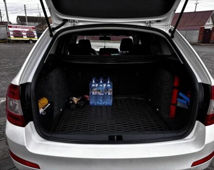 Білий Шкода Октавія, об'ємом двигуна 1.6 л та пробігом 285 тис. км за 244 $, фото 6 на Automoto.ua