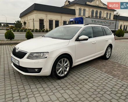 Белый Шкода Октавия, объемом двигателя 1.6 л и пробегом 229 тыс. км за 11350 $, фото 3 на Automoto.ua