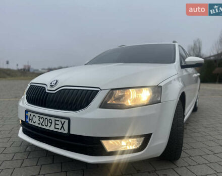 Білий Шкода Октавія, об'ємом двигуна 1.6 л та пробігом 284 тис. км за 8600 $, фото 4 на Automoto.ua