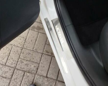 Шкода Октавия 2014 в Казатине на Automoto.ua Белый Шкода Октавия, объемом двигателя 1.97 л и пробегом 199 тыс. км за 11500 $, фото 45 на Automoto.ua